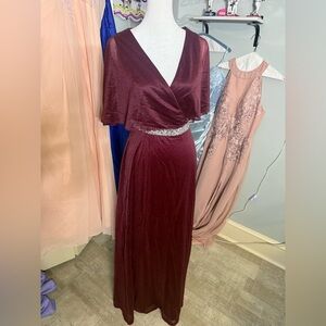 Elegant V-Neck Burgundy Evening Dress with Sparkle Waist